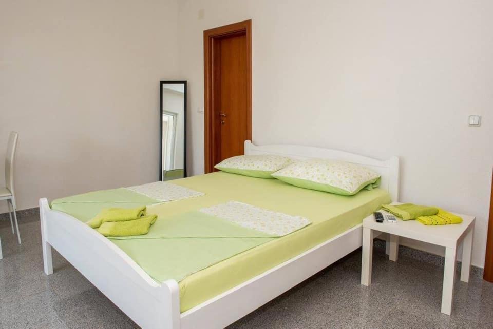 Apartment Vodice - Lovric Exterior foto